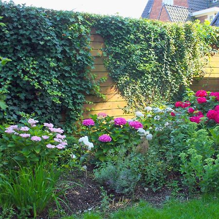 Xaviera'S Bed And Breakfast Amsterdam Bagian luar foto